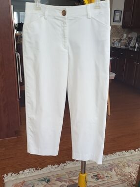 Ladies Capri Pants. EXC